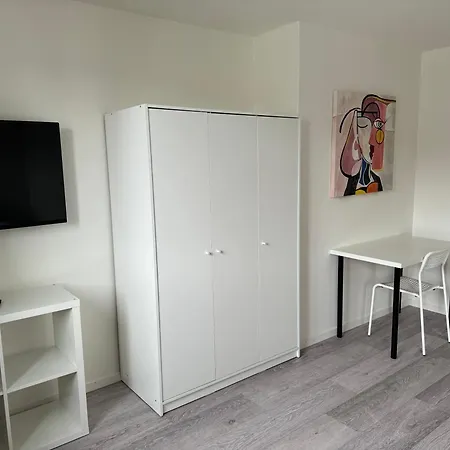 아파트 Urban Oasis With Queen Bed And View Be-54