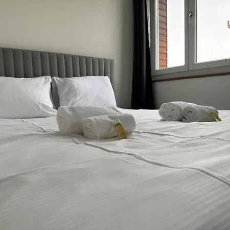 Urban Oasis With Queen Bed And View Be-54