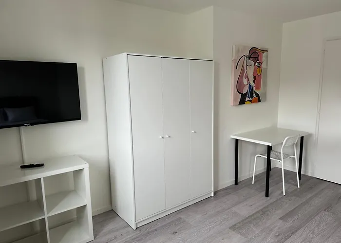 Apartment Urban Oasis With Queen Bed And View Be-54